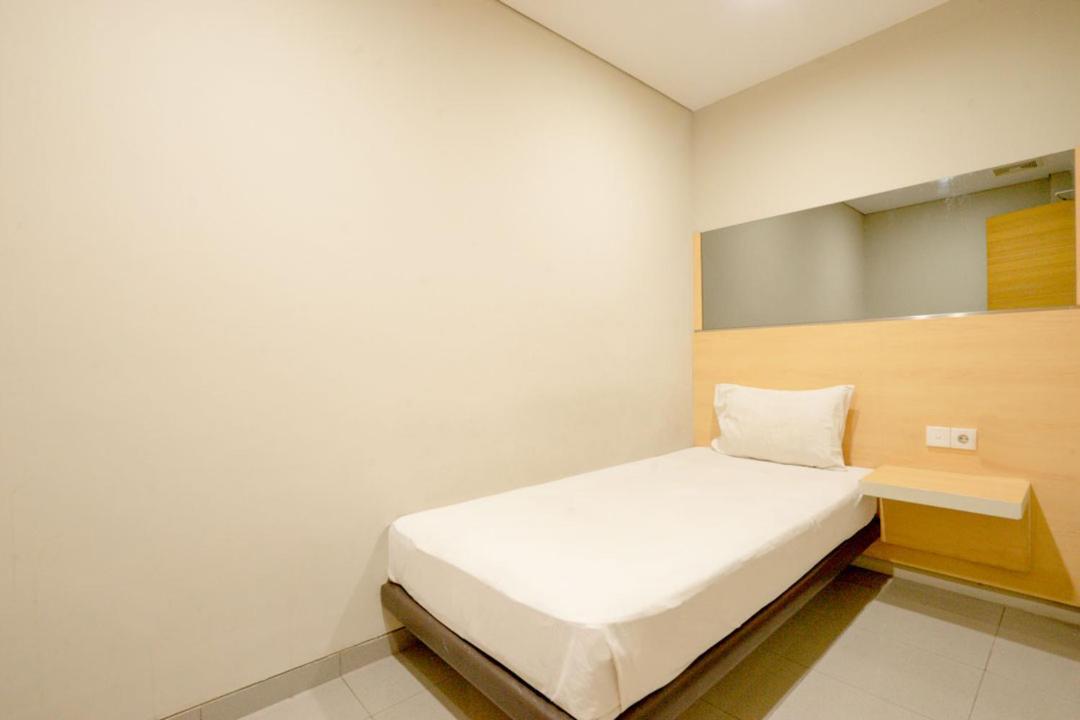 Life Hotel Stasiun Kota סוראבאיה חדר תמונה