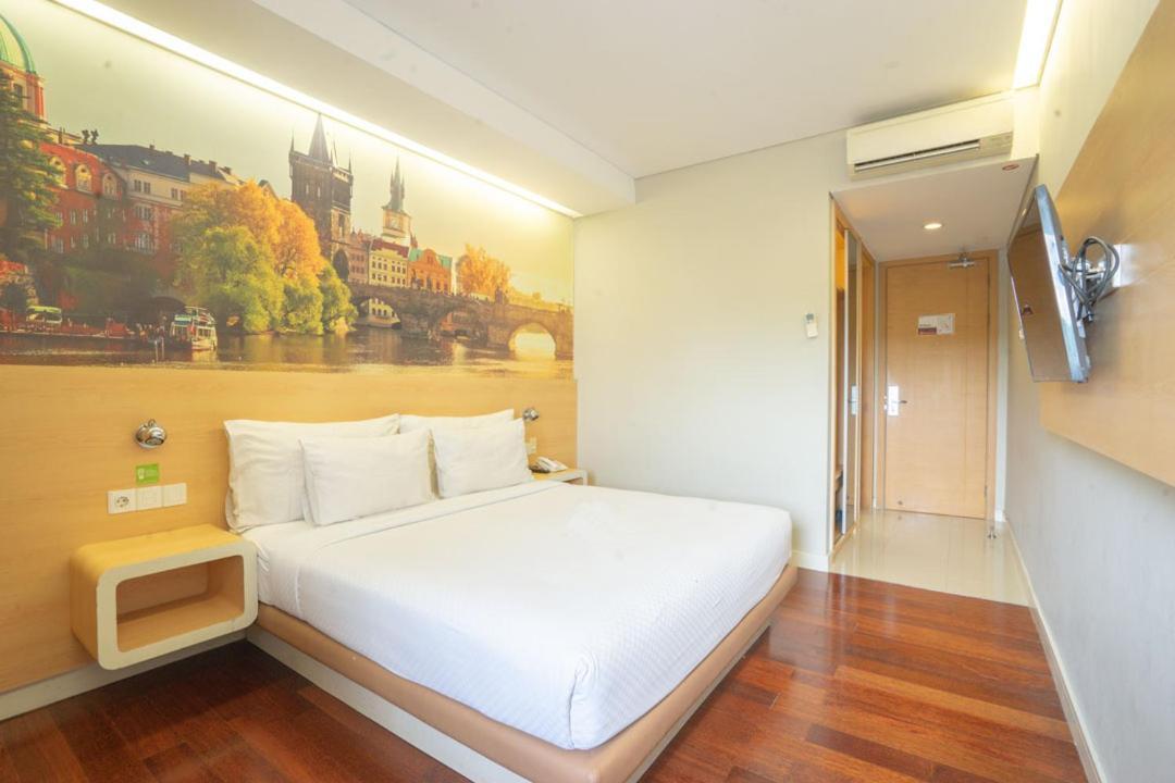 Life Hotel Stasiun Kota סוראבאיה חדר תמונה