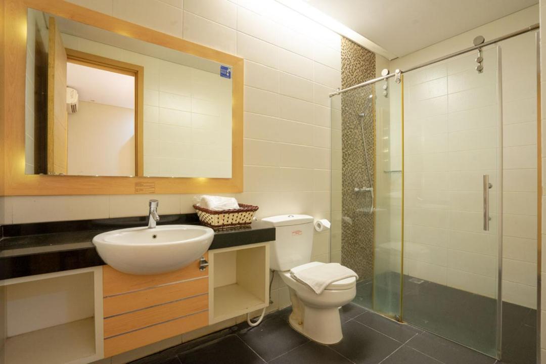 Life Hotel Stasiun Kota סוראבאיה חדר תמונה
