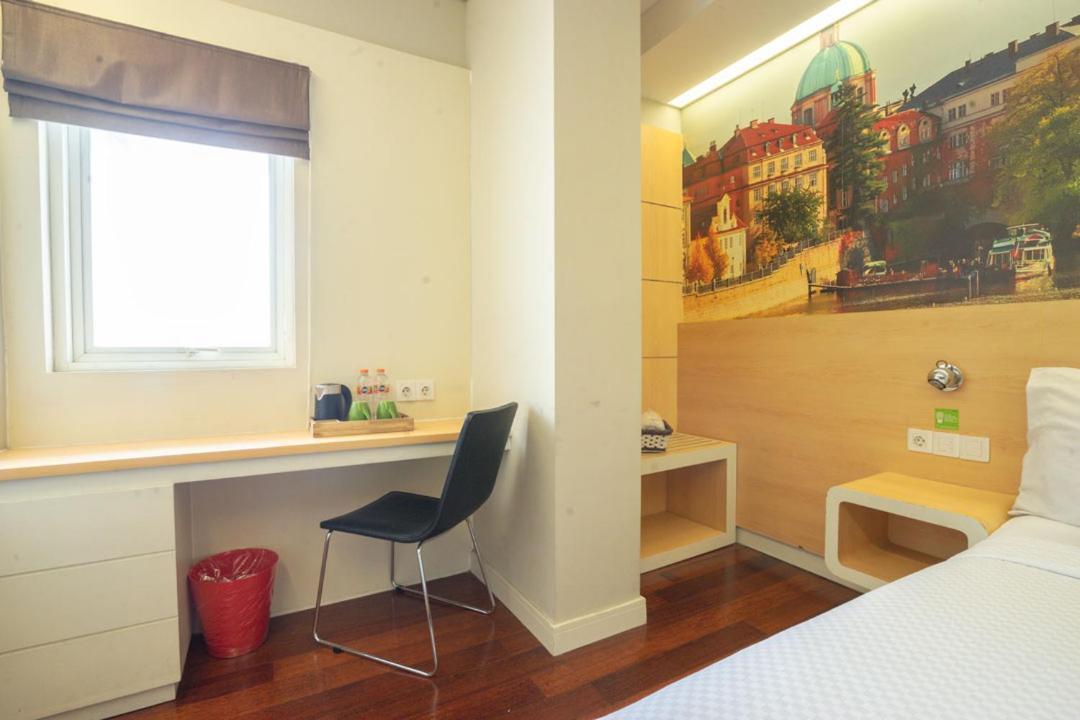 Life Hotel Stasiun Kota סוראבאיה חדר תמונה